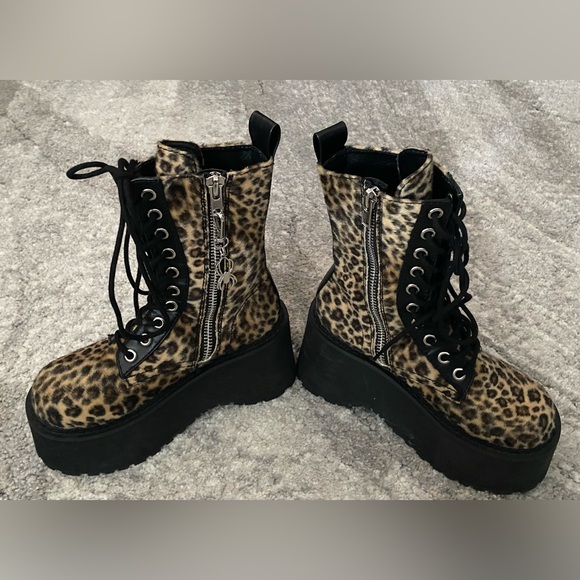 Dolls Kill x Elvira Leopard Print Platform Combat Boots Size 7M 🖤🤎 - Picture 3 of 10